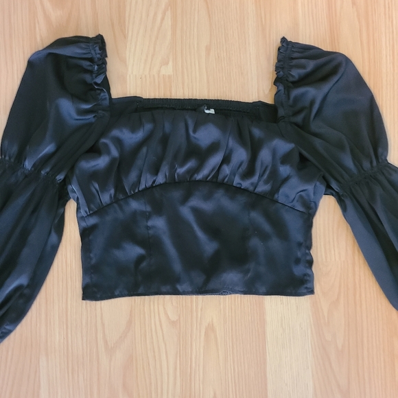 H&M Puff Sleeve Top - Picture 2 of 3